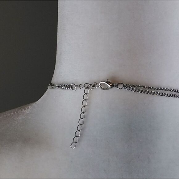 Necklace and earrings set  - Picture 4 of 7